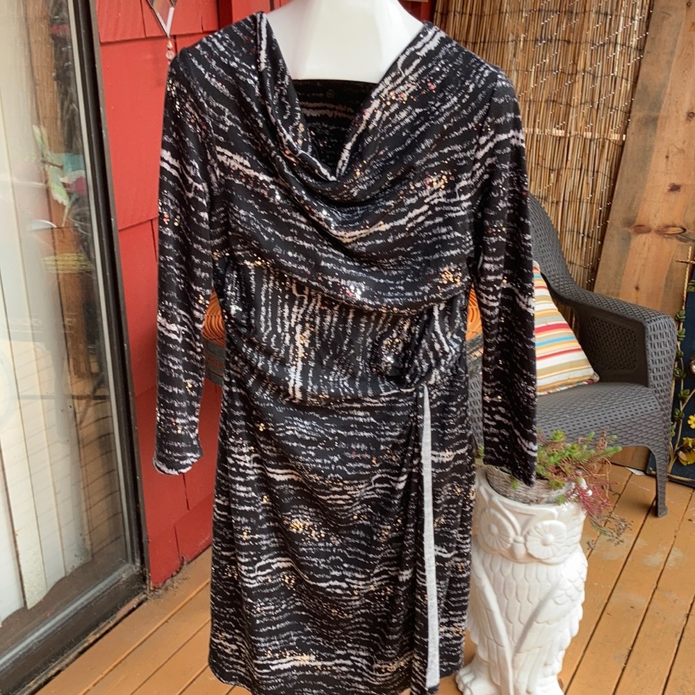 Dusak Designs Size Large Dress